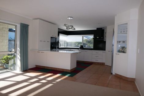 Photo of property in 69 Guildford Drive, Paraparaumu, 5032