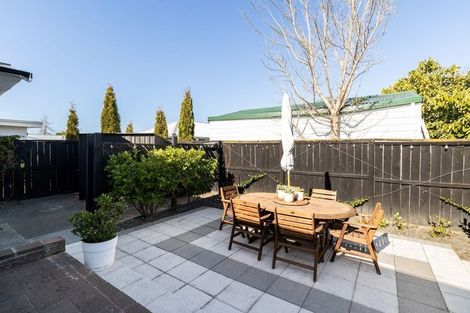Photo of property in 15 Taradale Road, Marewa, Napier, 4110