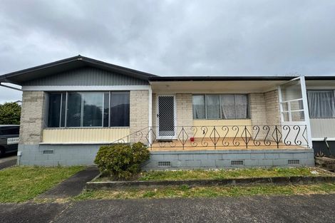 Photo of property in 1/130 Te Atatu Road, Te Atatu South, Auckland, 0610