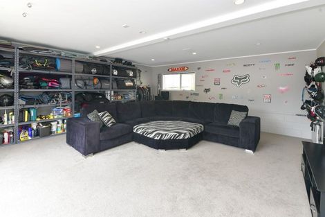 Photo of property in 11a Greta Place, Stanmore Bay, Whangaparaoa, 0932