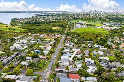 Photo of property in 240 Meola Road, Point Chevalier, Auckland, 1022