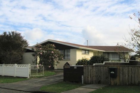 Photo of property in 4 Lesley Grove, Waikanae, 5036