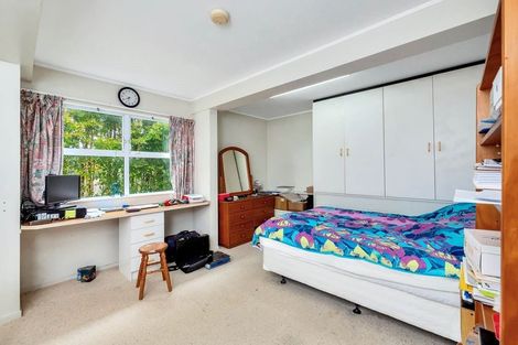 Photo of property in 1/6 Mcquoid Place, Glenfield, Auckland, 0629