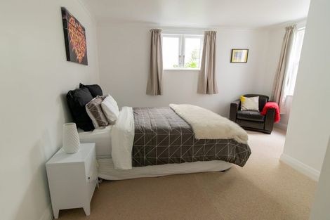 Photo of property in 10 Oriental Terrace, Mount Victoria, Wellington, 6011