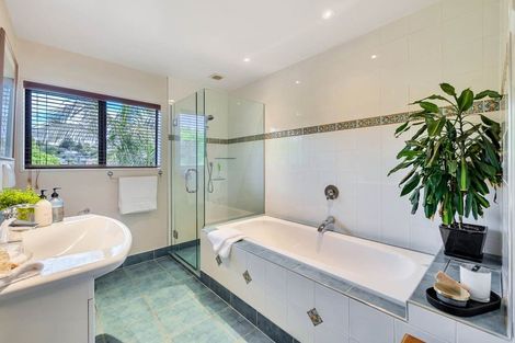 Photo of property in 41 Mayfair Crescent, Mairangi Bay, Auckland, 0630