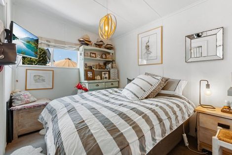 Photo of property in 4 Kingston Street, Albert Town, Wanaka, 9305