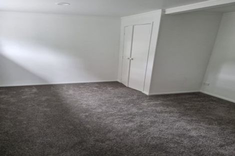 Photo of property in 67 Beaubank Road, Kelston, Auckland, 0602