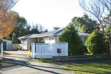 Photo of property in 40 Warren Crescent, Hillmorton, Christchurch, 8025