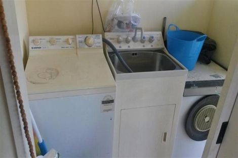 Photo of property in 2/388a West Coast Road, Glen Eden, Auckland, 0602