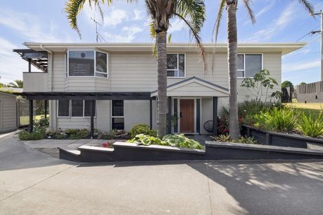 Photo of property in 1097 Papamoa Beach Road, Papamoa Beach, Papamoa, 3118