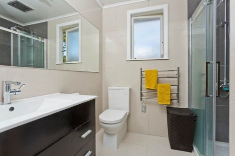 Photo of property in 1/13 Utting Street, Birkdale, Auckland, 0626