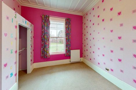 Photo of property in 215 Bridge Street, Bulls, 4818