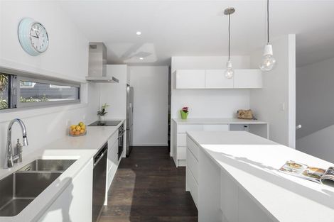 Photo of property in 42a The Esplanade, Eastern Beach, Auckland, 2012