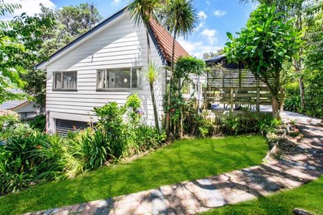 Photo of property in 14 John Downs Drive, Browns Bay, Auckland, 0630