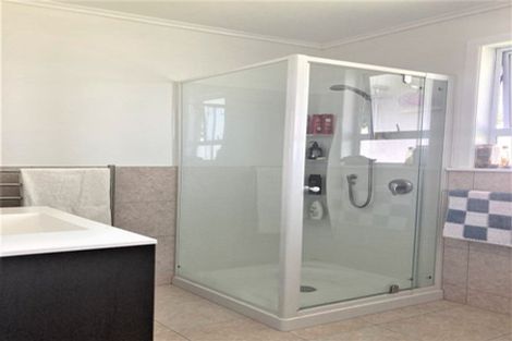 Photo of property in 17 Hutchins Street, Waitara, 4320