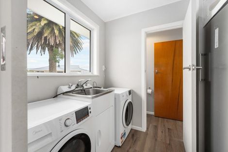 Photo of property in 11a Fox Place, Cloverlea, Palmerston North, 4412