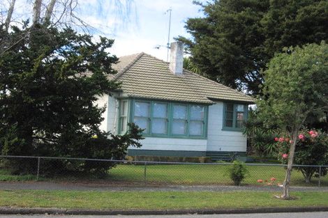 Photo of property in 6 Paul Crescent, Fairfield, Hamilton, 3214