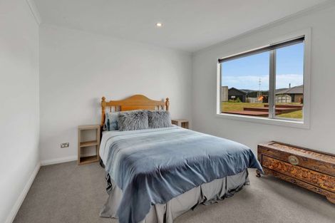 Photo of property in 27 Silicon Way, Fitzherbert, Palmerston North, 4410