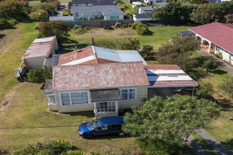 Photo of property in 23 Rauparaha Street, Waikanae Beach, Waikanae, 5036