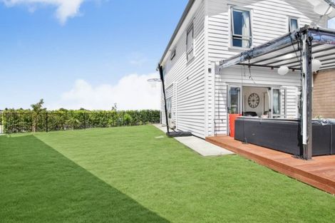 Photo of property in 30 Ipukarea Street, Weymouth, Auckland, 2103