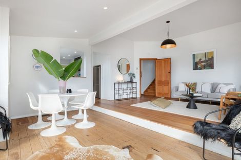 Photo of property in 28 Mortimer Terrace, Aro Valley, Wellington, 6021