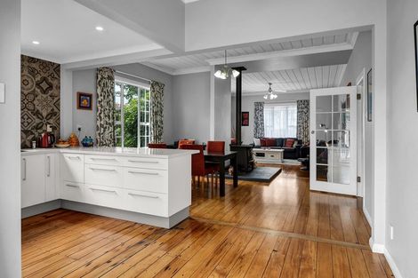 Photo of property in 51 Brois Street, Frankleigh Park, New Plymouth, 4310