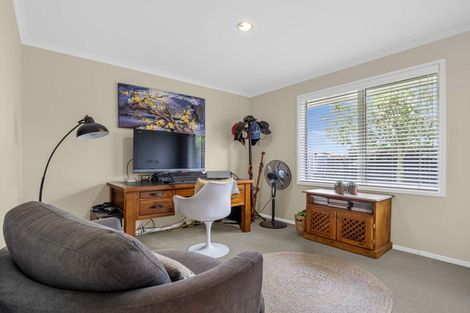 Photo of property in 30 Hamon Place, Pukehangi, Rotorua, 3015