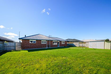 Photo of property in 18 Fernlea Avenue, Kelvin Grove, Palmerston North, 4414