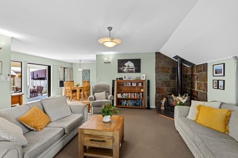 Photo of property in 20 Miraka Place, Birkenhead, Auckland, 0626