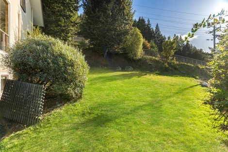 Photo of property in 1/4 Sainsbury Road, Fernhill, Queenstown, 9300