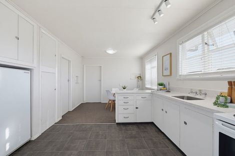 Photo of property in 37 Hadfield Crescent, College Estate, Whanganui, 4500