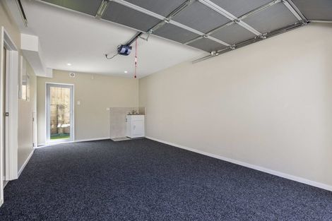 Photo of property in 47a Gossamer Drive, Pakuranga Heights, Auckland, 2010