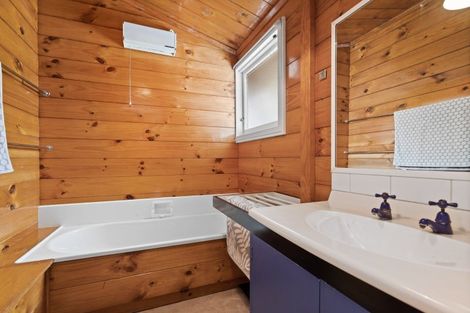 Photo of property in 1 Oakland Avenue, Woodhill, Whangarei, 0110