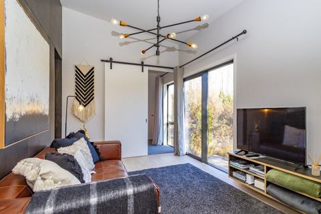 Photo of property in 61 Mcdonnell Road, Arrowtown, 9302