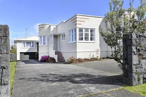 Photo of property in 138 Titirangi Road, New Lynn, Auckland, 0600