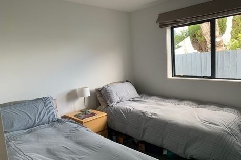 Photo of property in 2/100 Eversleigh Road, Belmont, Auckland, 0622