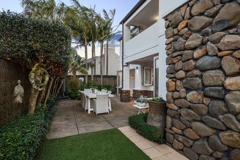 Photo of property in 1/13 Milford Road, Milford, Auckland, 0620