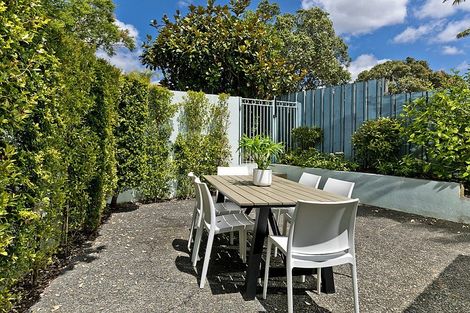 Photo of property in 32 Whitby Crescent, Mairangi Bay, Auckland, 0630