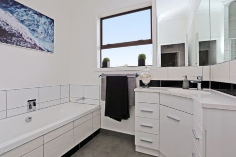 Photo of property in 406 Murdoch Road West, Raureka, Hastings, 4120