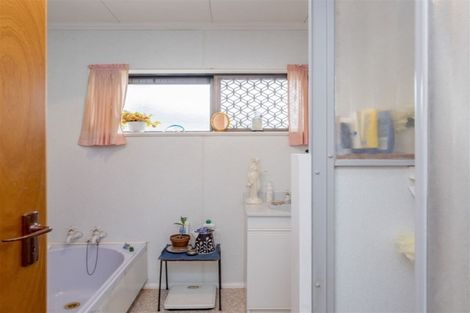 Photo of property in 15 Cook Street, Foxton, 4814