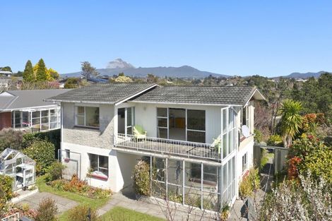 Photo of property in 7 Montana Place, Merrilands, New Plymouth, 4312