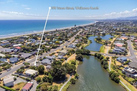 Photo of property in 198 Tutere Street, Waikanae Beach, Waikanae, 5036