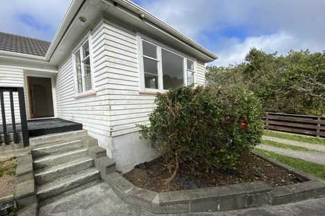 Photo of property in 1/158 Newlands Road, Newlands, Wellington, 6037