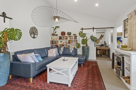 Photo of property in 140 School Road, Te Horo, Otaki, 5582