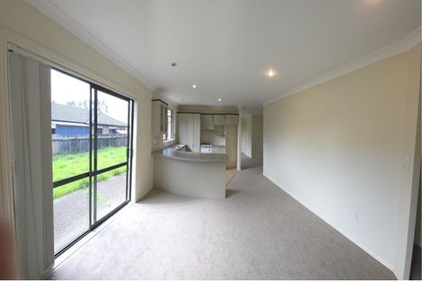 Photo of property in 14 Parkcrest Drive, Henderson, Auckland, 0612