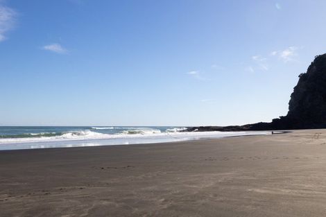 Photo of property in 32 Karekare Road, Karekare, New Lynn, 0772