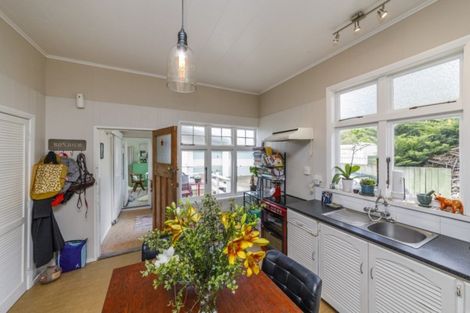 Photo of property in 14 Hunia Street, Marton, 4710