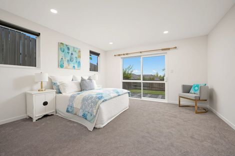 Photo of property in 18 Cityview Place, Massey, Auckland, 0614