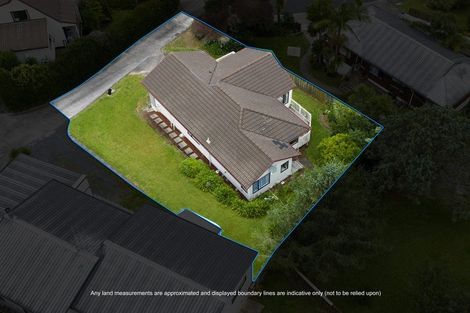 Photo of property in 18 Van Dyke Place, West Harbour, Auckland, 0618