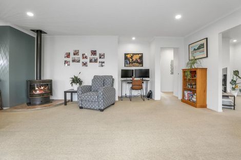 Photo of property in 29 Caulfield Place, Pukehangi, Rotorua, 3015